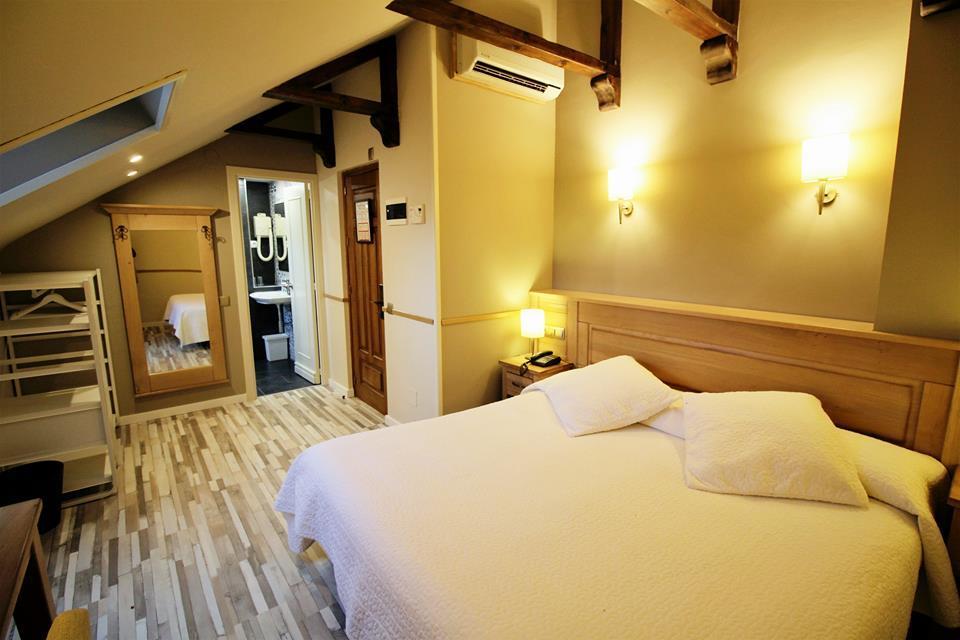 Hotel Alda A Boira Jaca Eksteriør bilde