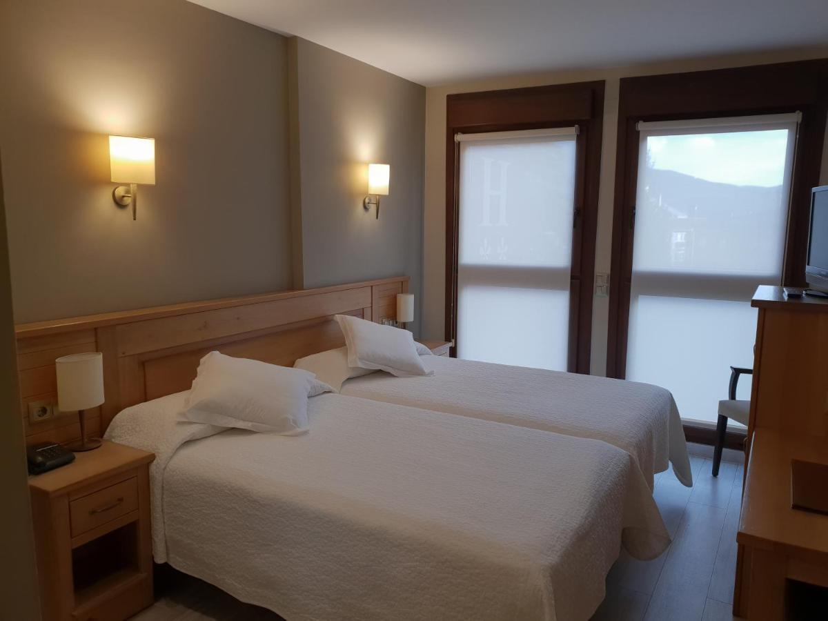 Hotel Alda A Boira Jaca Eksteriør bilde